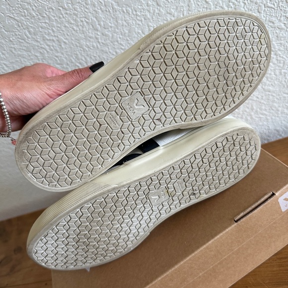 Veja Campo Size 10 - Picture 3 of 11